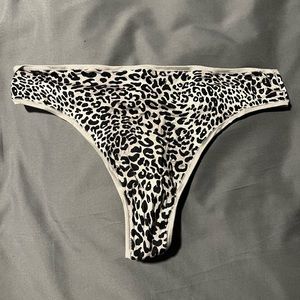 Vintage VS silky stretch thong 90’s y2k